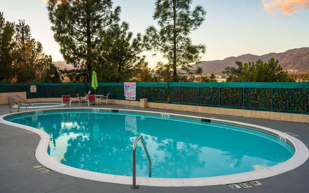 San Bernardino Inn & Suites Ανέσεις φωτογραφία