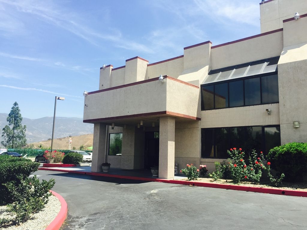 San Bernardino Inn & Suites Εξωτερικό φωτογραφία
