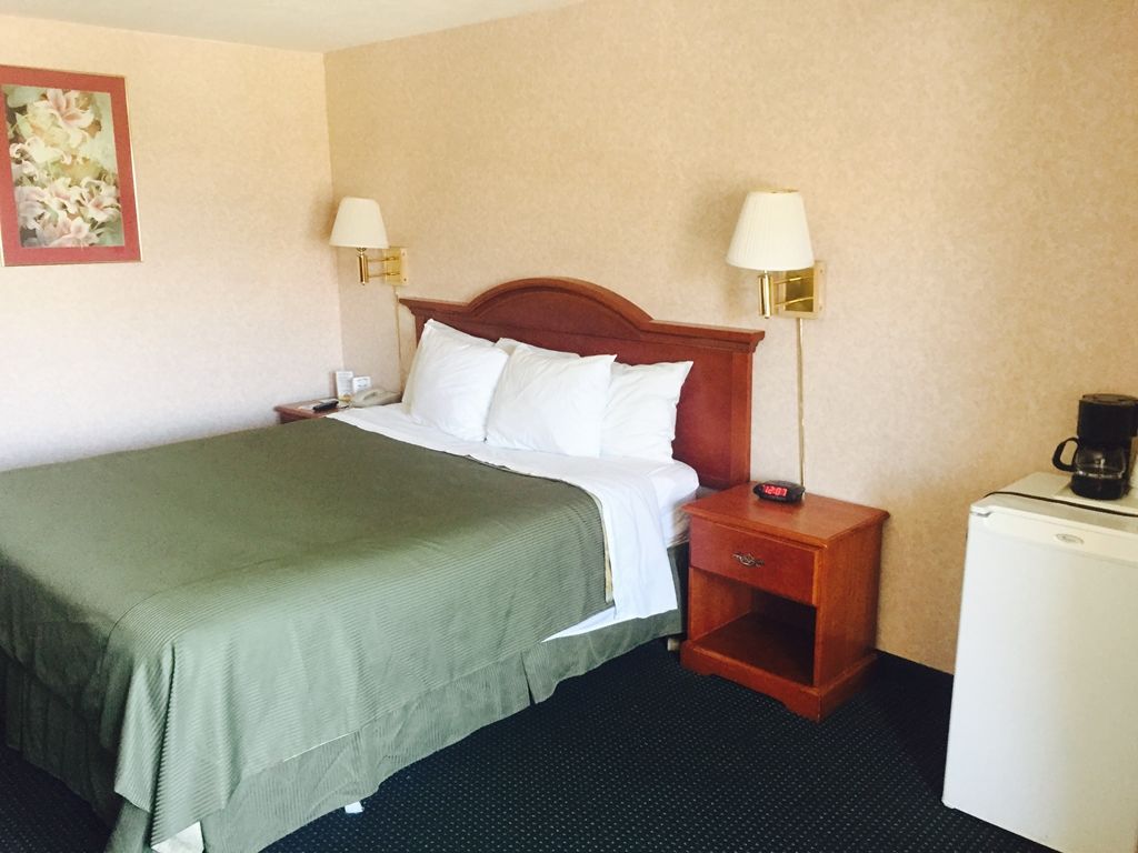 San Bernardino Inn & Suites Δωμάτιο φωτογραφία