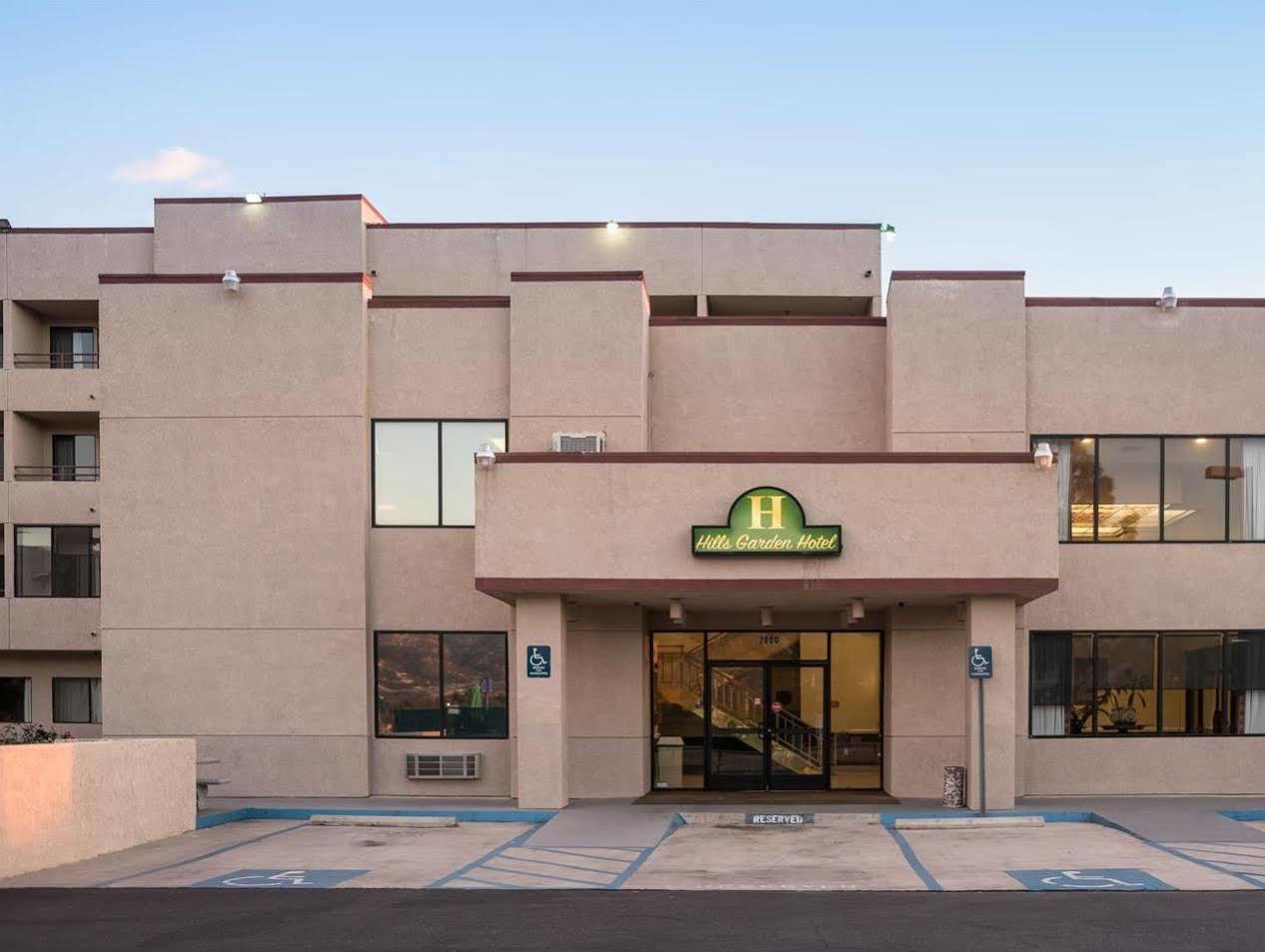 San Bernardino Inn & Suites Εξωτερικό φωτογραφία